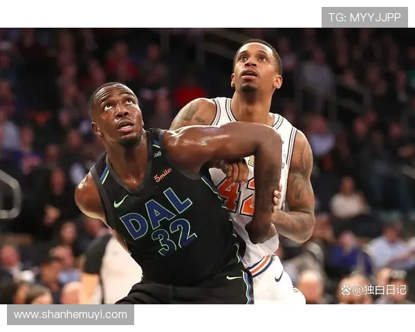 字母哥愤怒撕裂球衣雄鹿惨败更衣室内冲突升级引发关注